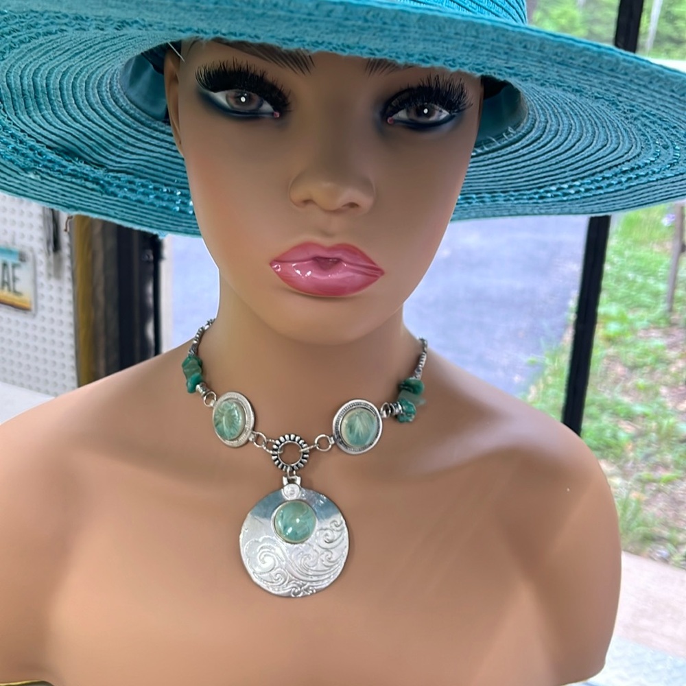A piece of costume Jewelry great summer piece